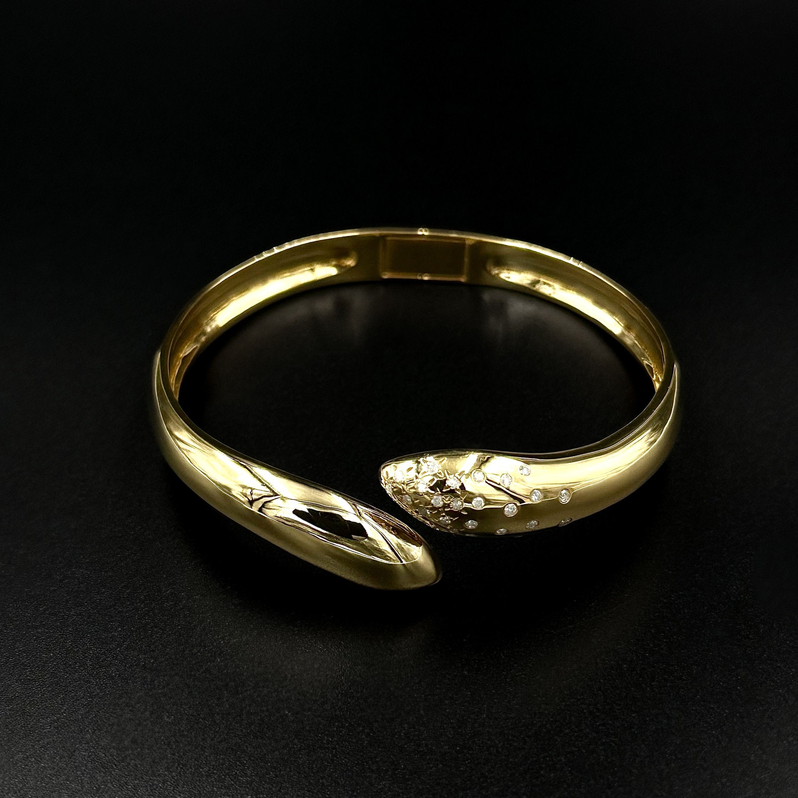 Claw Bangle with Sprinkled Diamonds Bangle MAE + LANG