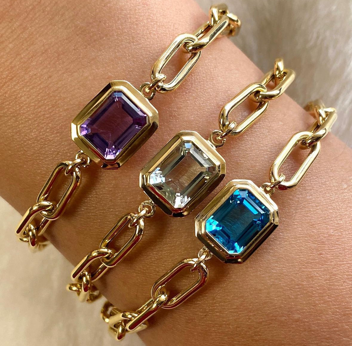 Emerald-Cut Bezel Stone Link Bracelet Bracelet Goshwara