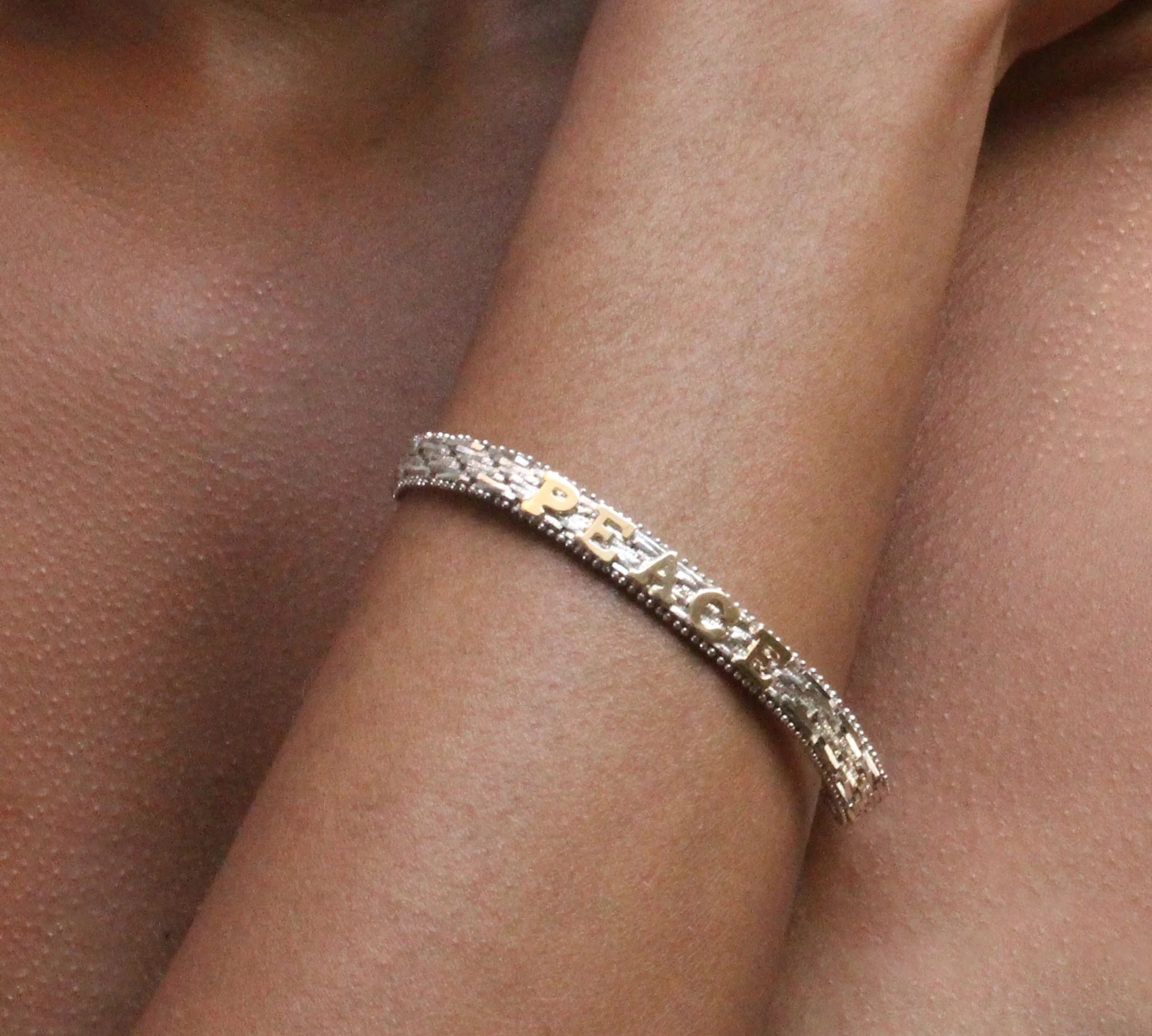 PEACE Bracelet Bracelet Le Depot Dore