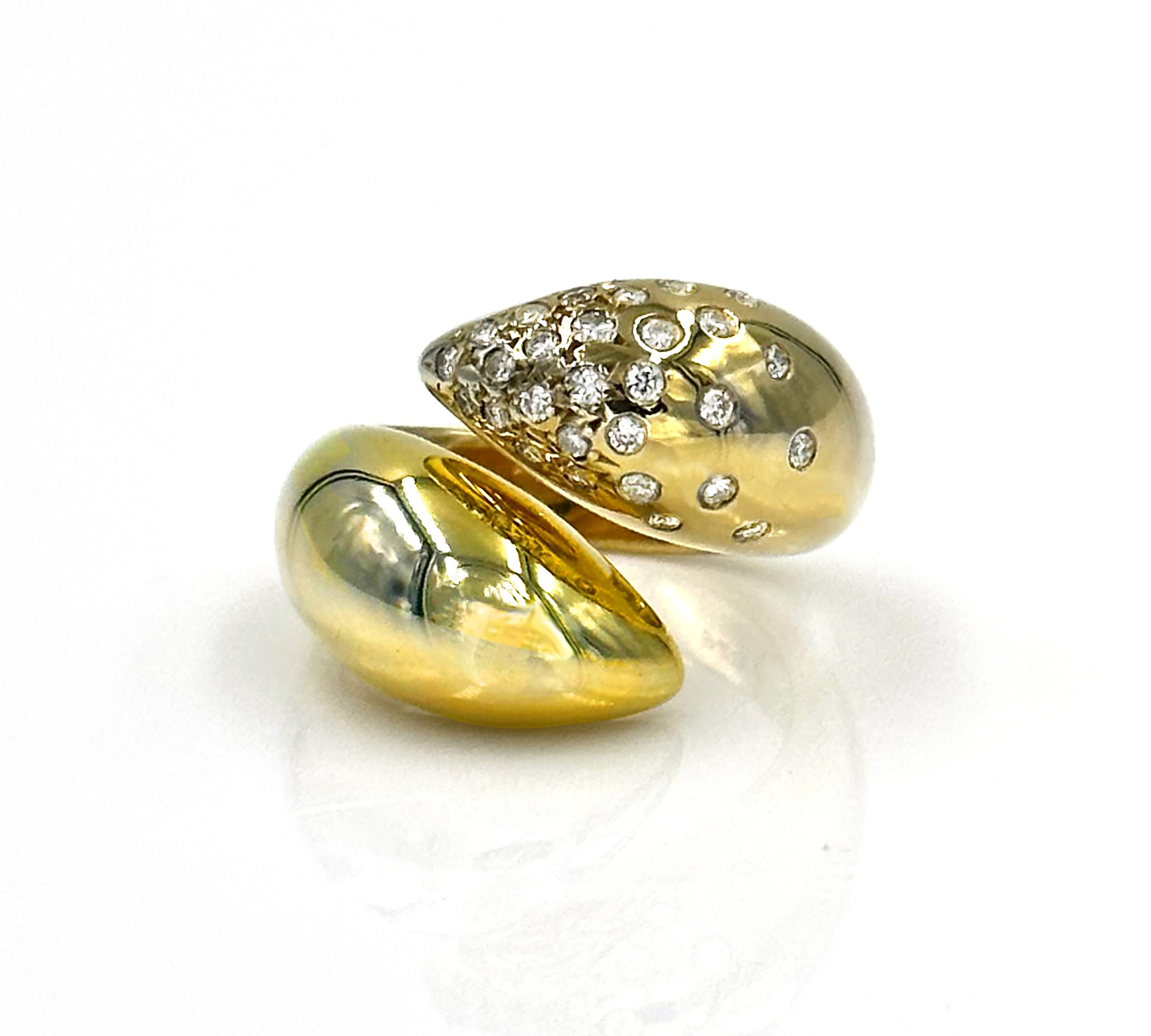 Claw Ring with Sprinkled Diamonds Statement Ring MAE + LANG Yellow Gold 6